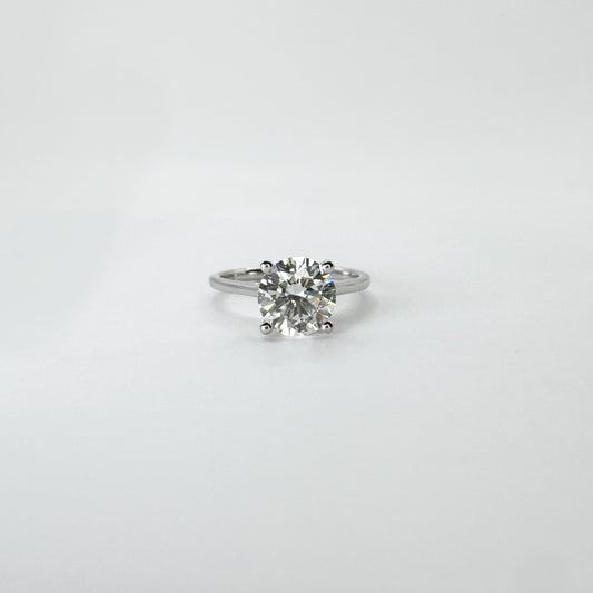 Anillo diamante corte brillante clásico.