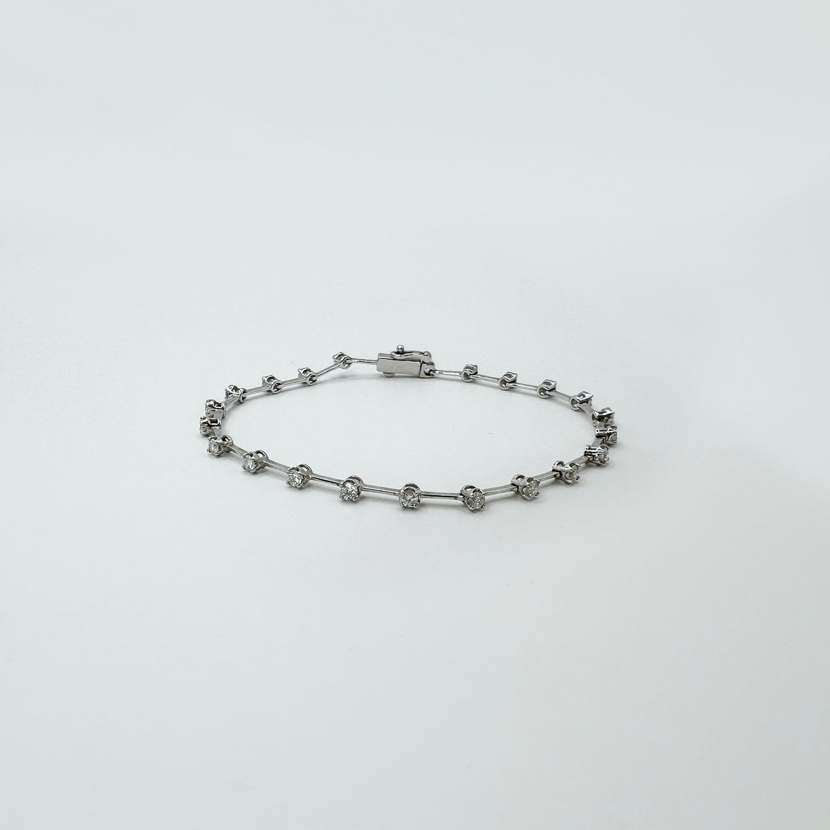 Pulsera tennis diamantes naturales 101 oro blanco.