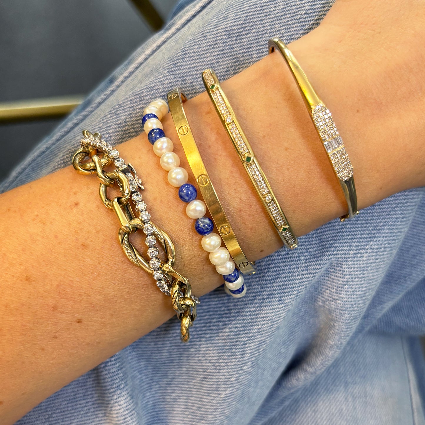 Pulsera perlas y lapislázuli.