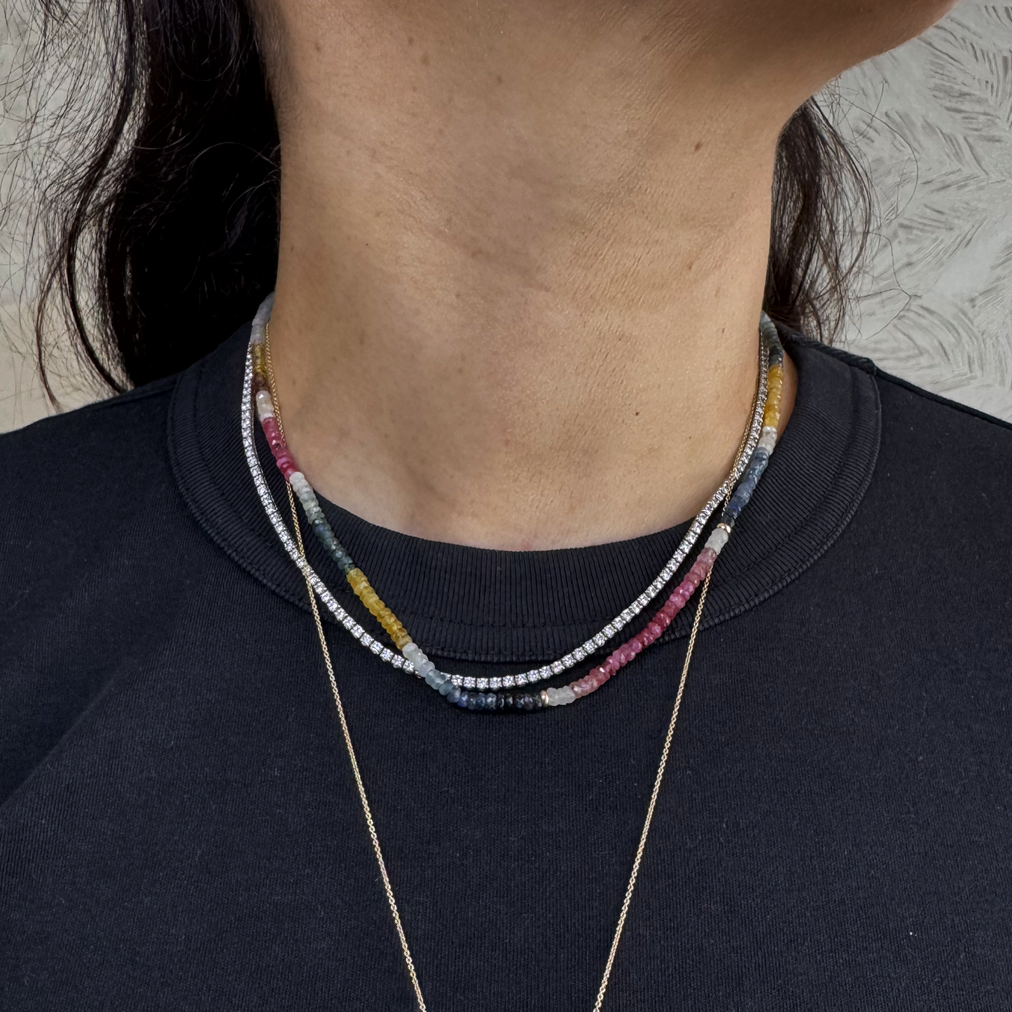 Collar zafiros rainbow con broche de oro.