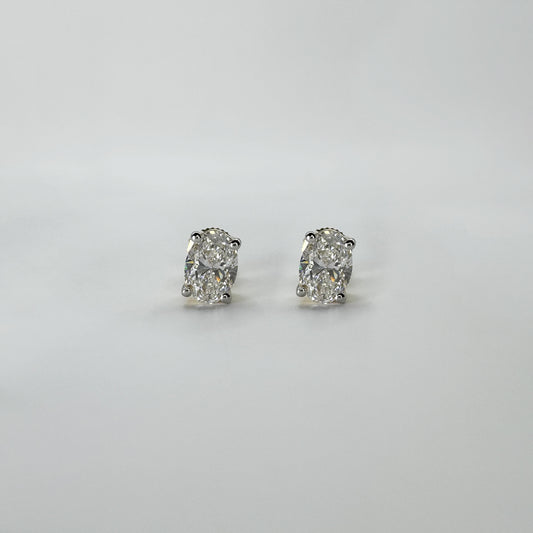 Aretes diamante oro amarillo oval 2 cts.