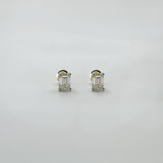Aretes diamantes oro amarillo corte esmeralda 2cts.