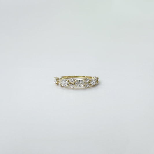 Anillo media churumbela diamantes ovalados oro amarillo 1.3 cts