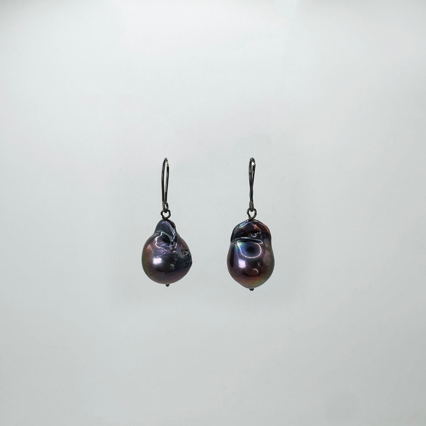 Aretes perlas barrocas tornasol