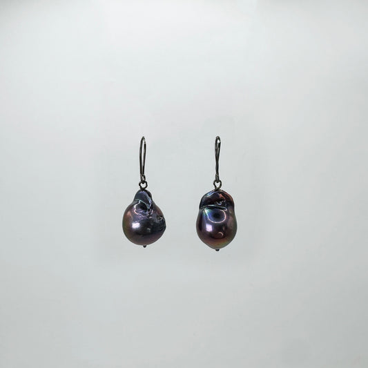 Aretes perlas barrocas tornasol