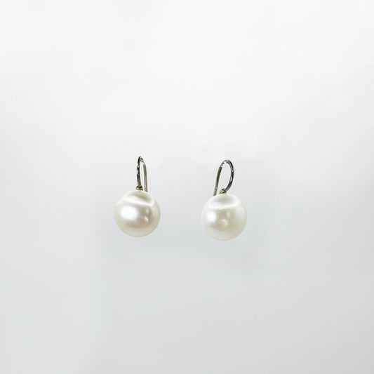 Aretes perlas cultivadas planas