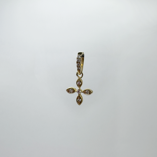 Charm mini dije cruz estrella diamantes y oro.