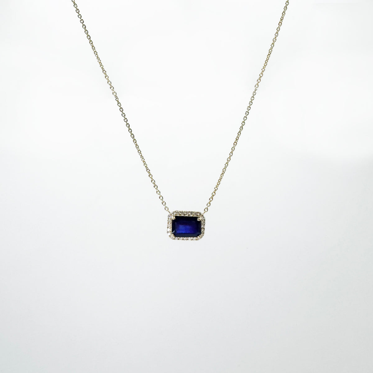 Collar zafiro azul con halo diamantes naturales
