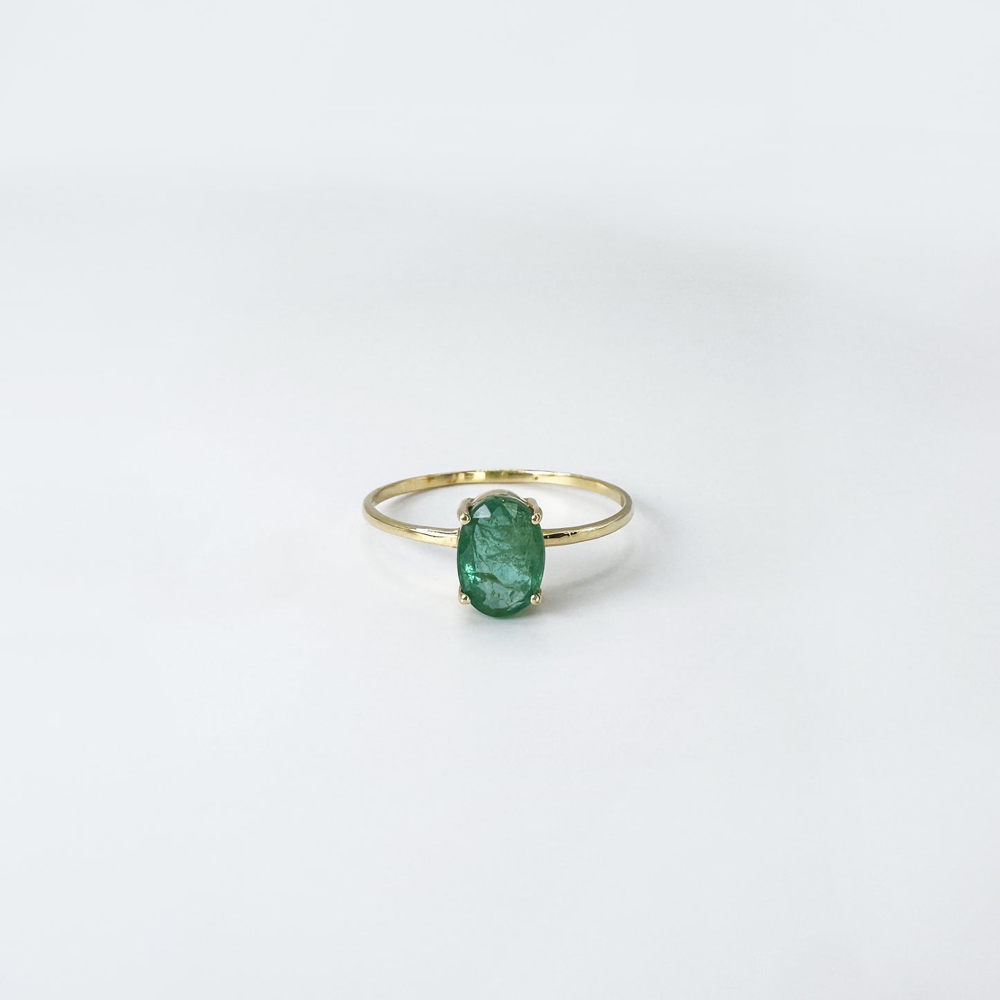 Anillo esmeralda oval