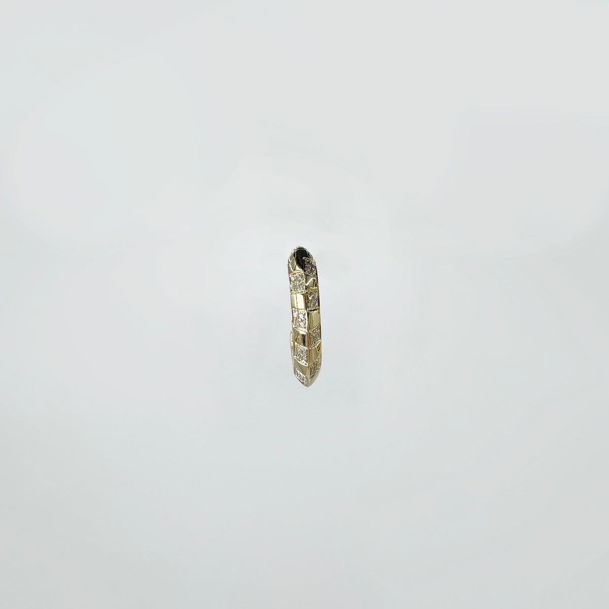 Ear Cuff oro 14k y diamantes naturales.