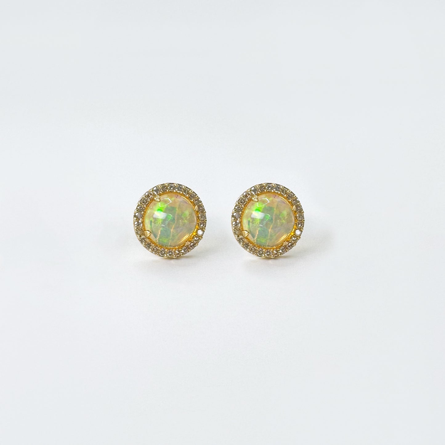 Aretes ópalo circular con halo