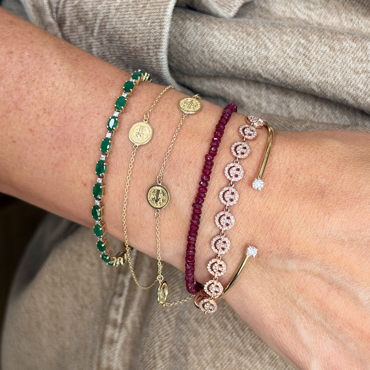 Pulsera San Benito 4 medallas.