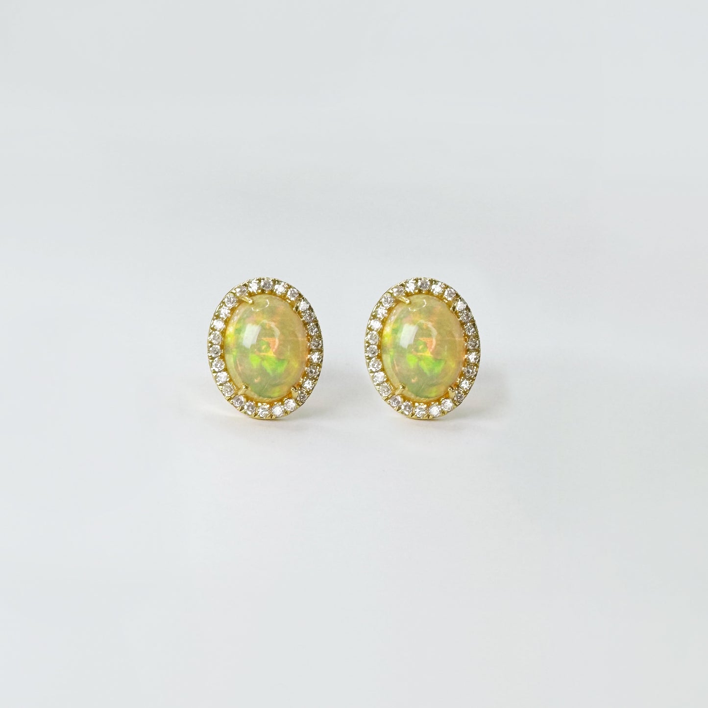 Aretes ópalo oval con halo