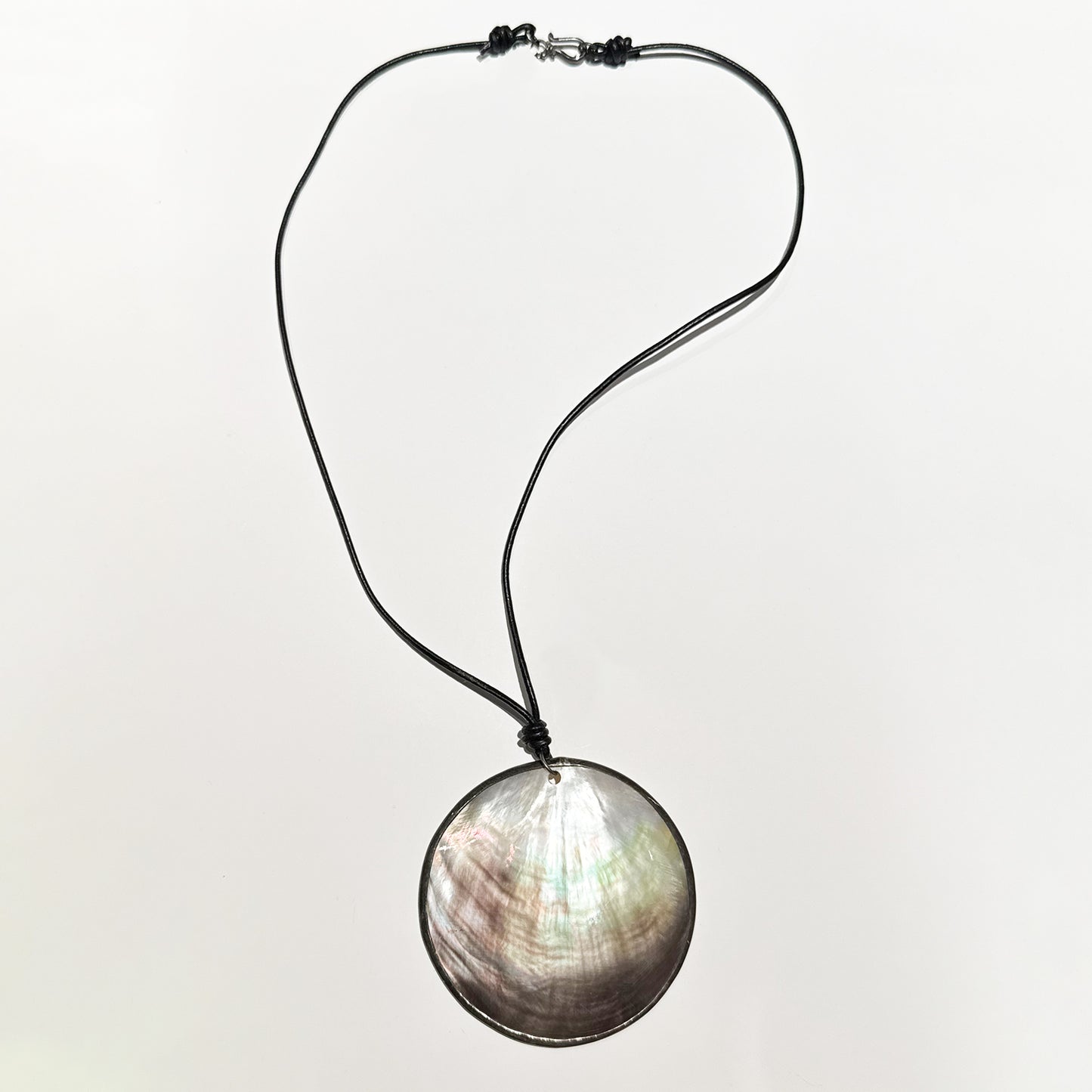 Collar madre perla.