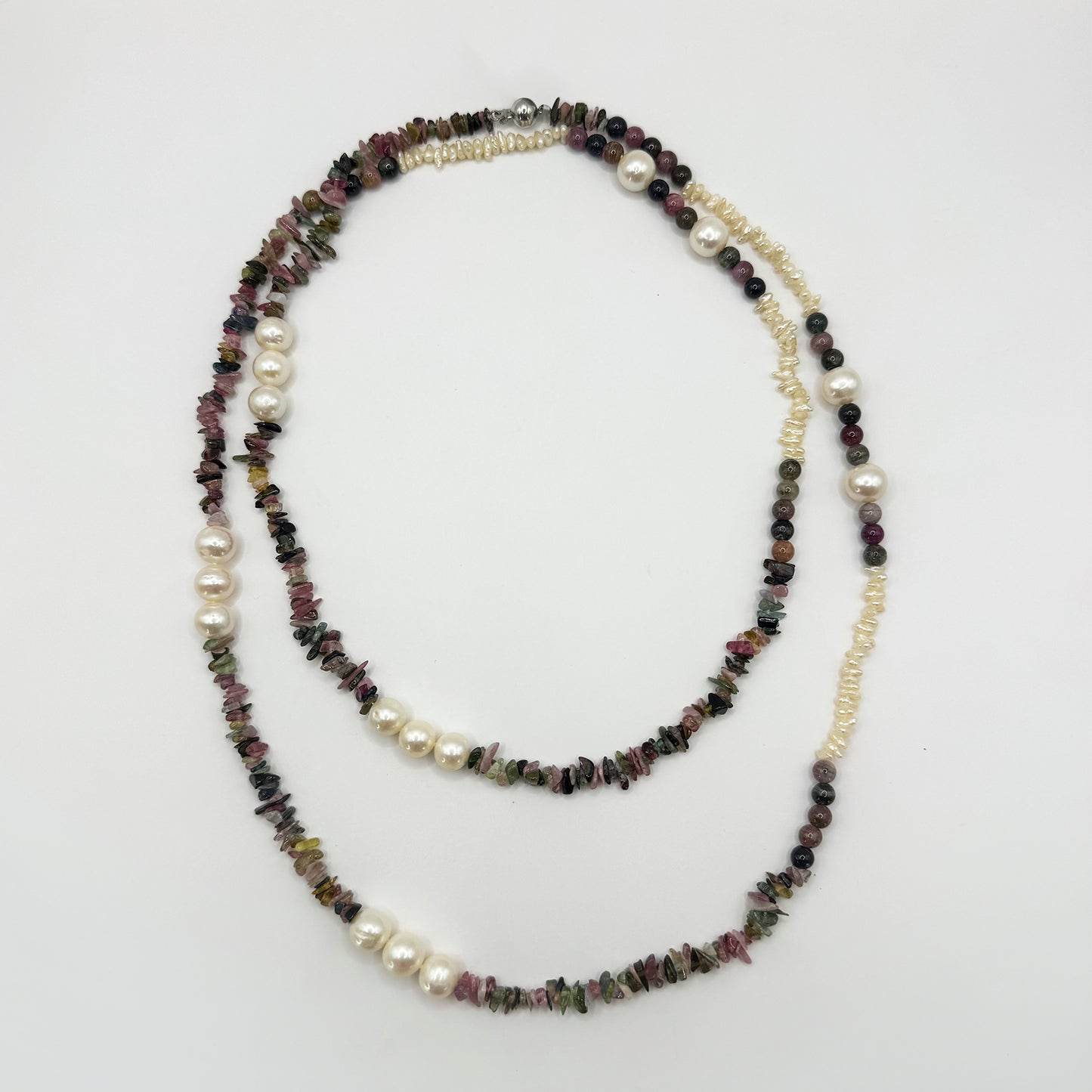 Collar perlas y turmalinas extralargo.
