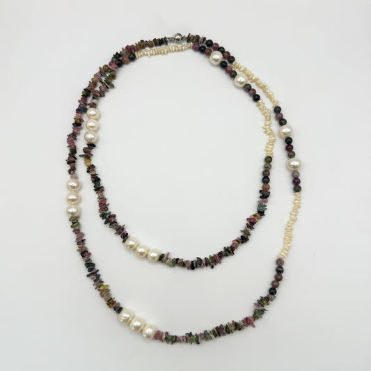 Collar perlas y turmalinas extralargo.