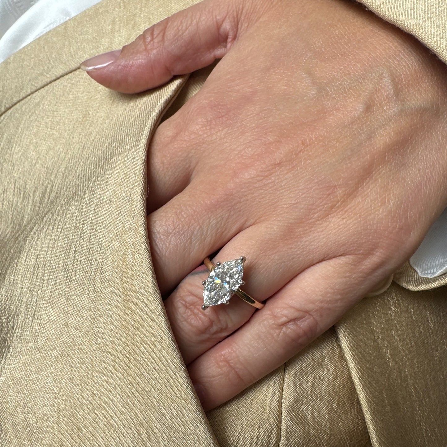 Anillo diamante corte marquis.