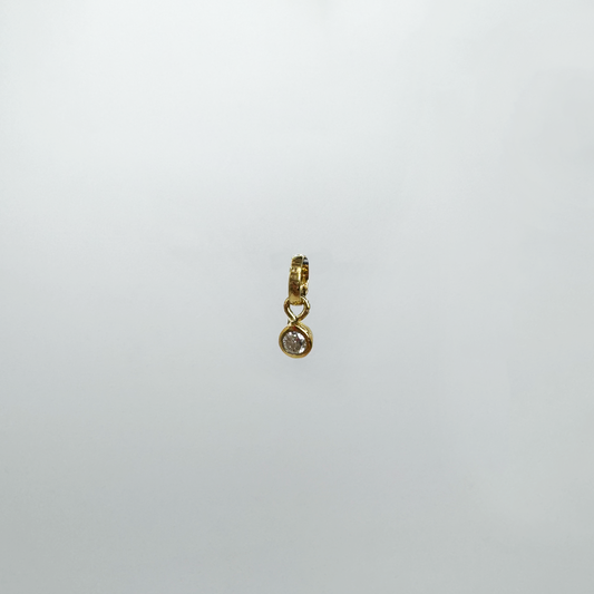 Dije mini diamante y oro 14k.