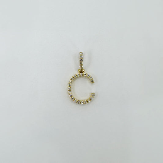 Dije letra "C" Inter Oro Amarillo y diamantes