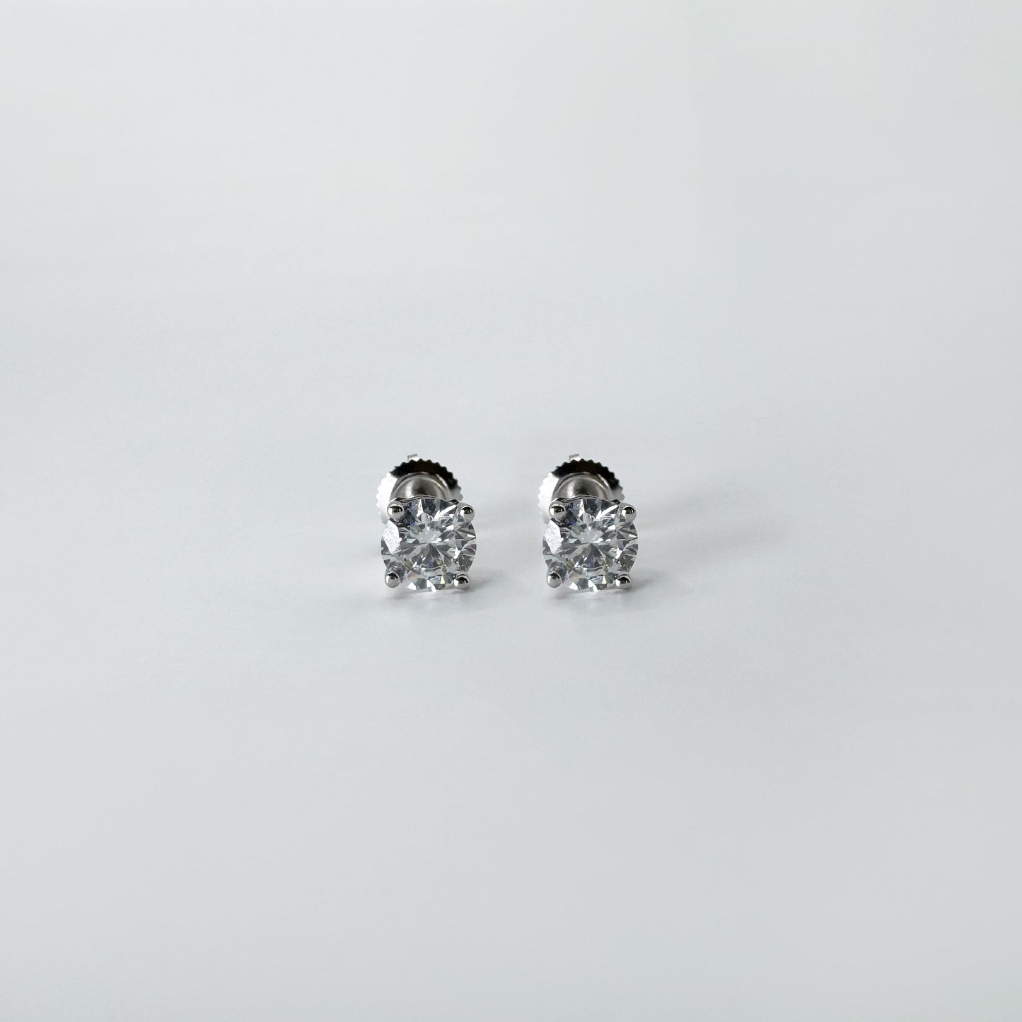 Aretes diamantes redondos oro blanco 1.5 cts