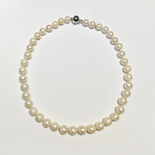 Collar perlas australianas.