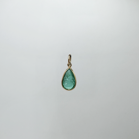 Dije esmeralda con jardín gota.