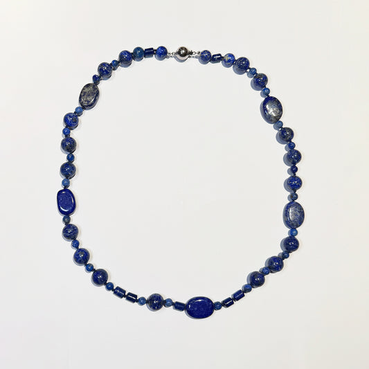 Collar lapislázuli.