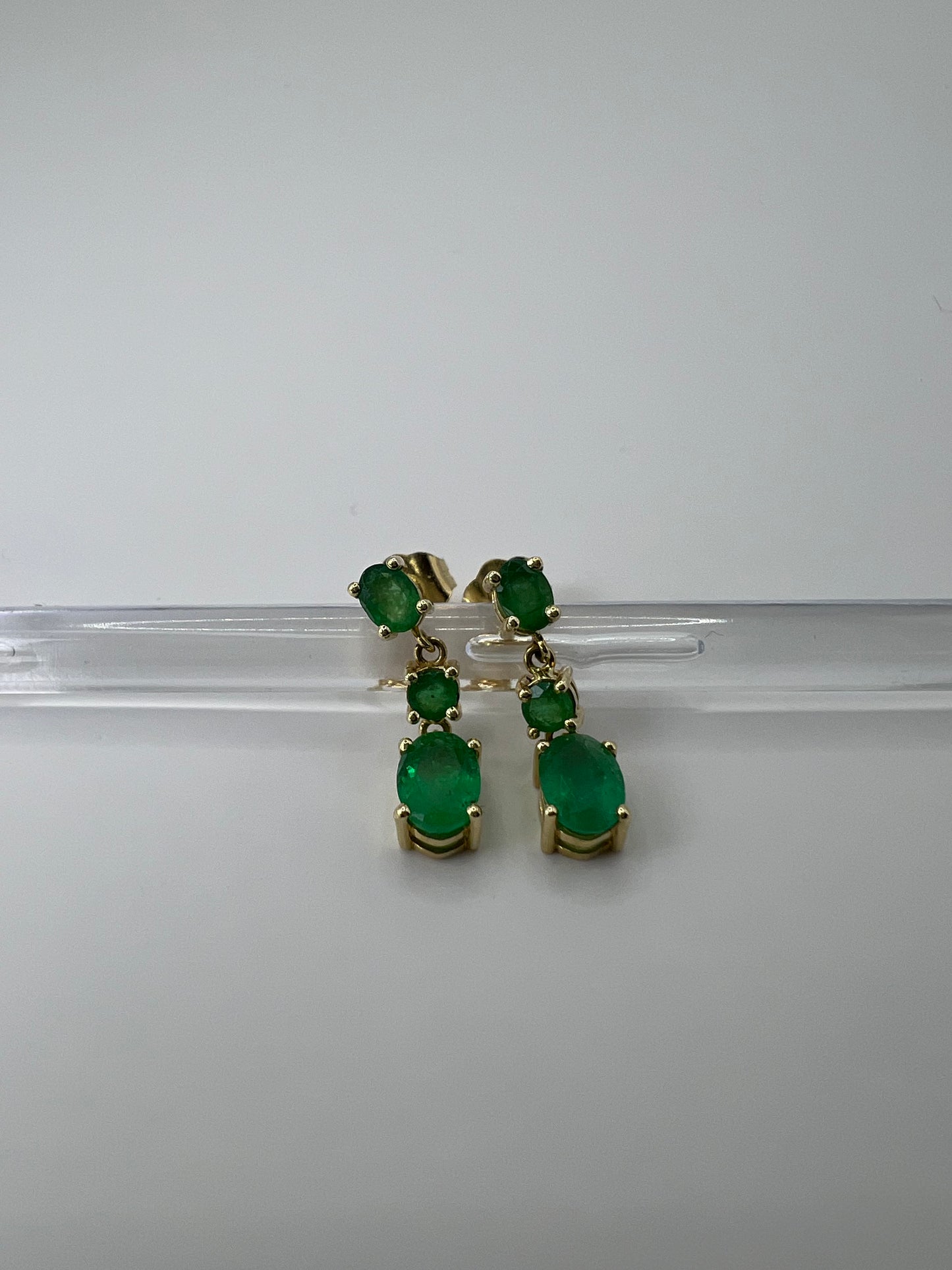 Arete Colgante de Esmeraldas