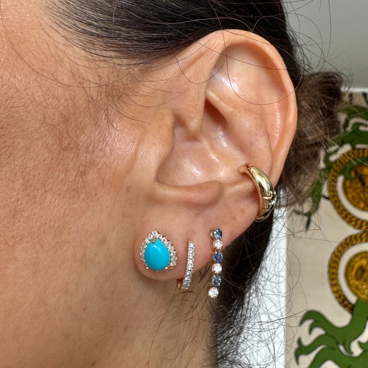 Aretes turquesa gota con halo diamantes naturales, oro 14k.