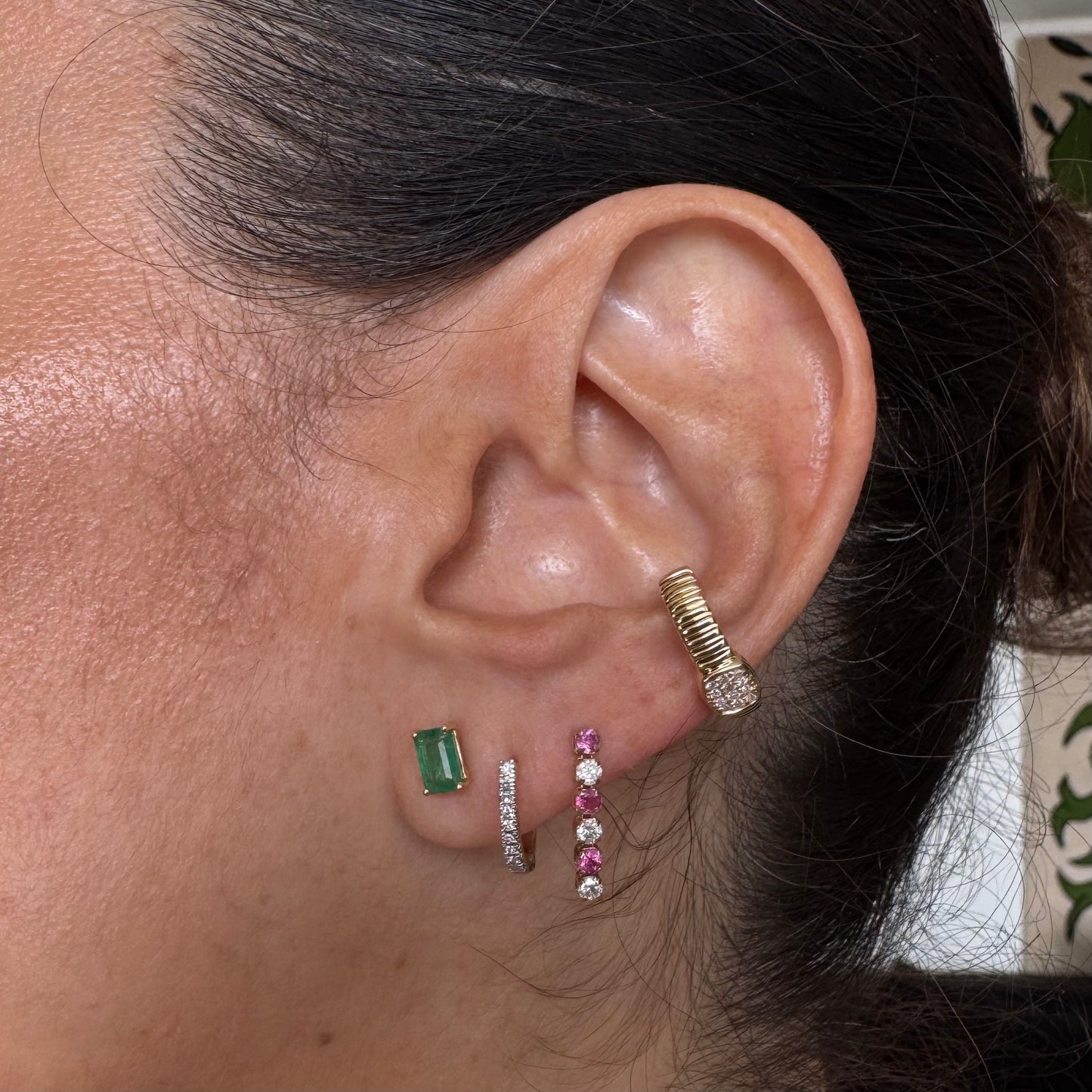 Aretes esmeralda natural clásicos S.
