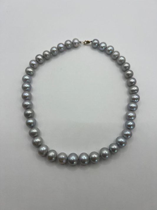 Collar Chocker Perlas Gris