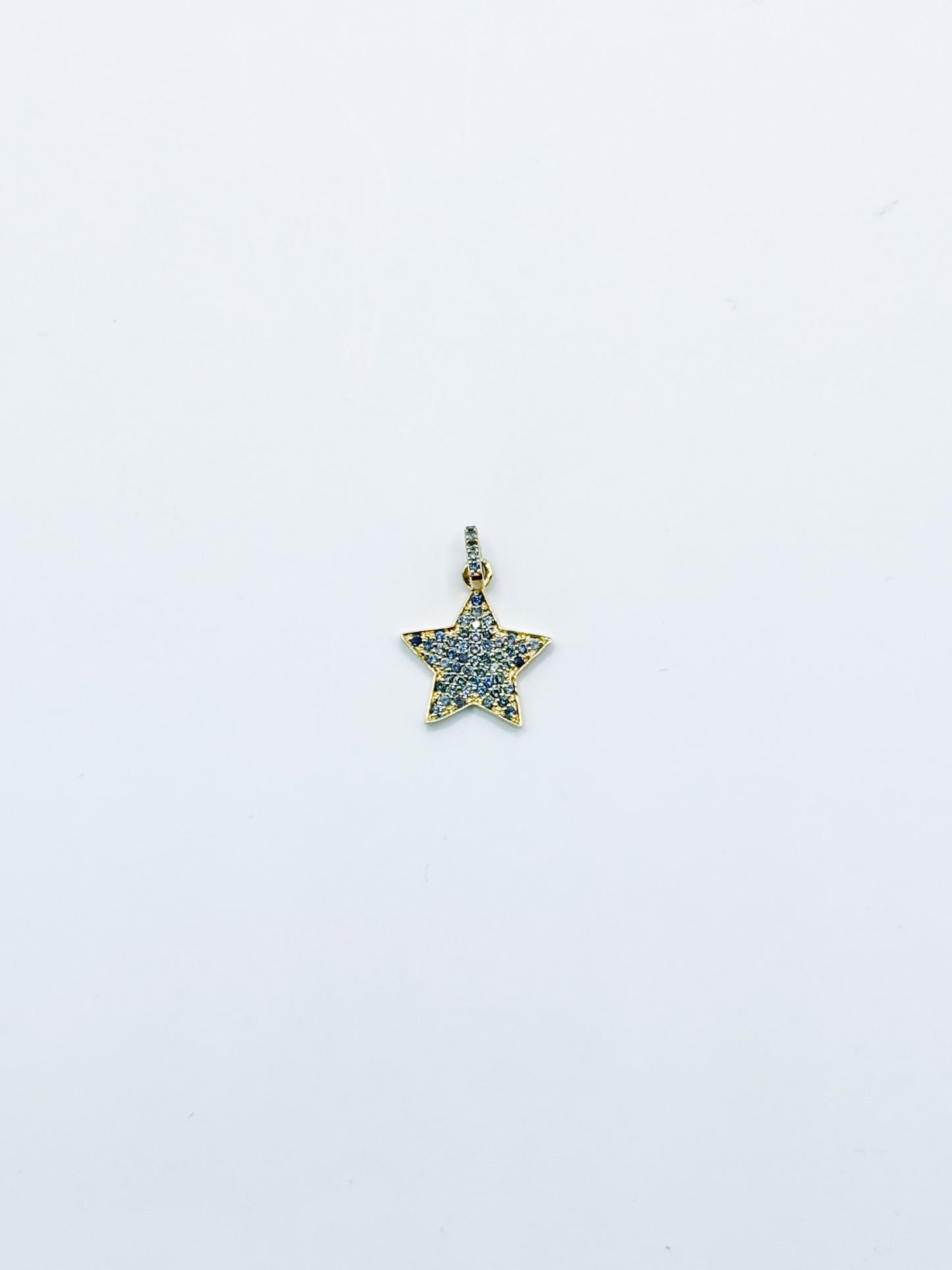 Charm estrella diamantes azules oro amarillo