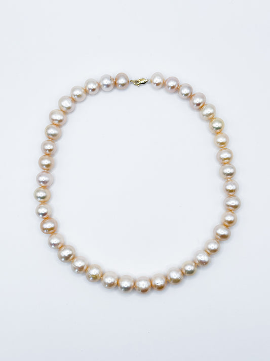 Collar clásico calabazos irregular.