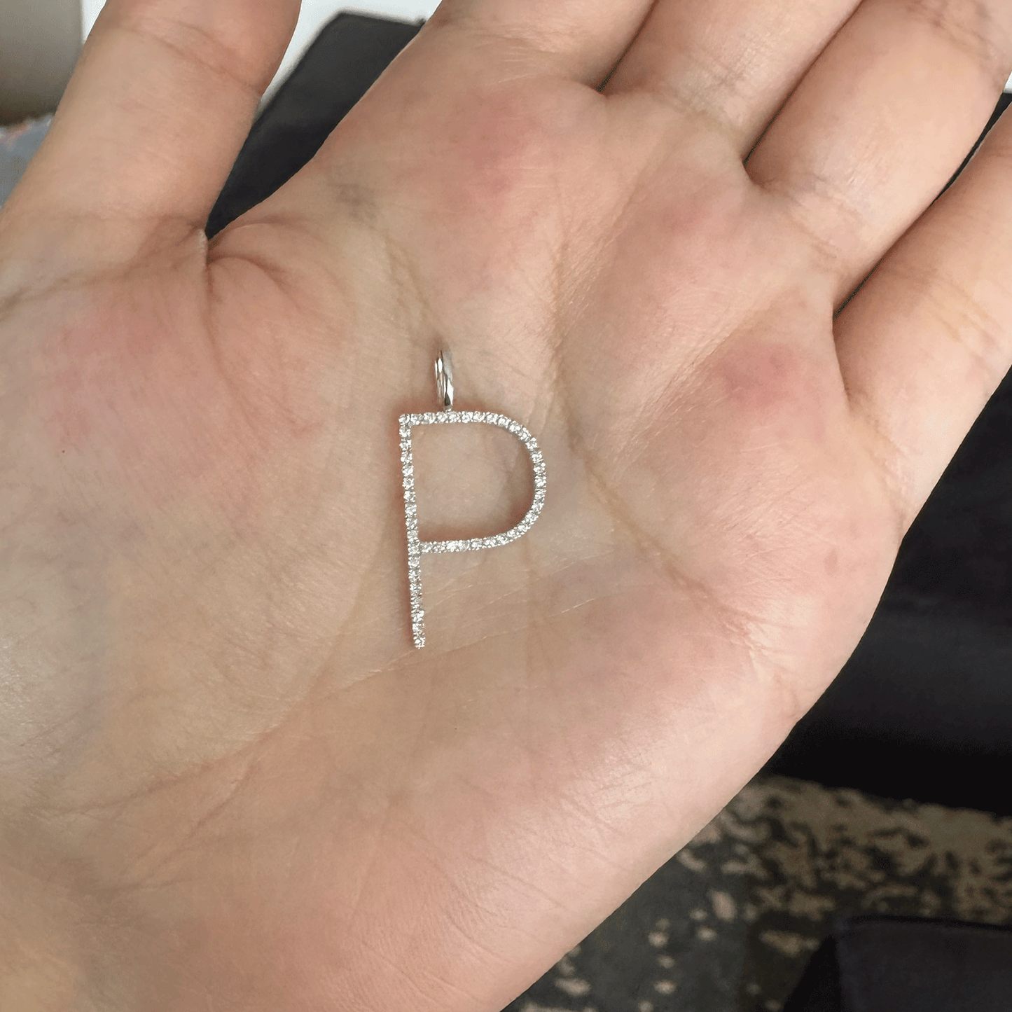 Dije letra P Thin XL - Oro Blanco