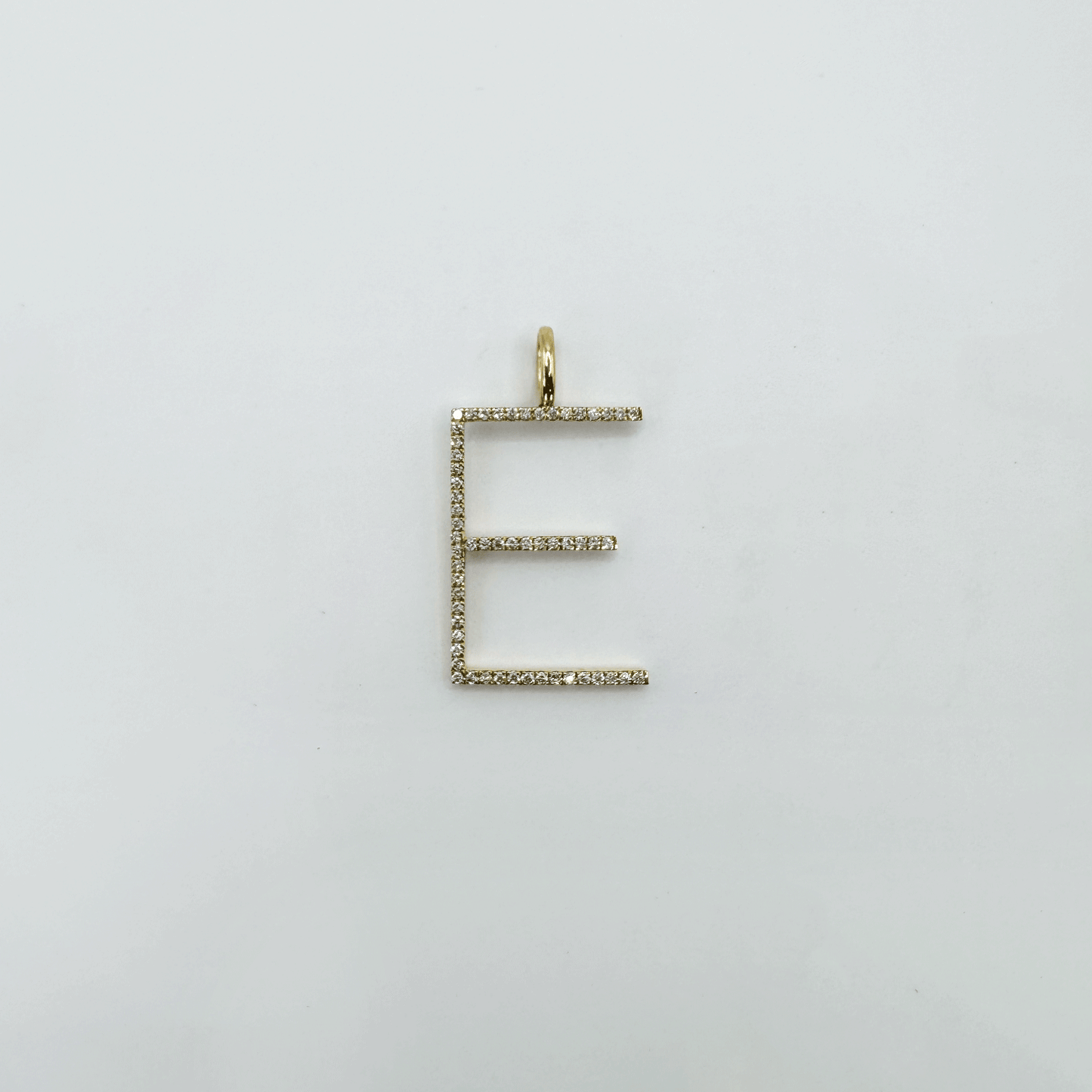 Dije letra E Thin XL - Oro Amarillo