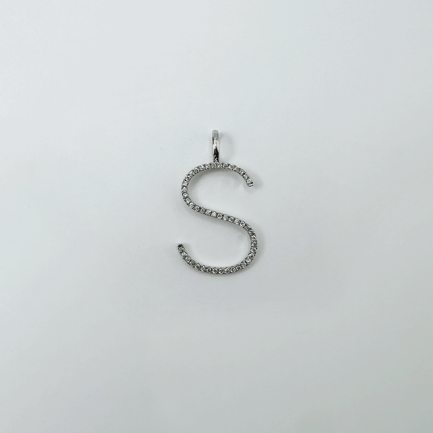 Dije letra S Thin XL - Oro Blanco